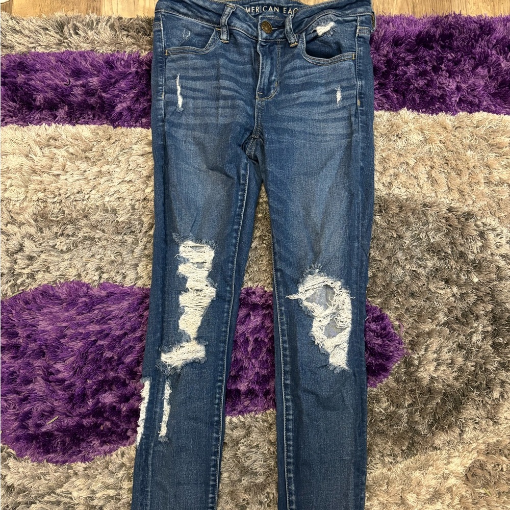 American Eagle ripped jeans!💙